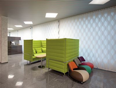 Lamellgardiner, SG 2810, Multi Visio, Raiffeisen, Schötz, Switzerland, Vertical Waves