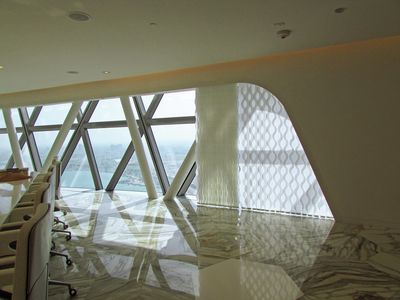 Lamellgardiner, SG 2950, Multi Visio, Room shot "Al Bidda Tower", Doha, Qatar, Vertical Waves