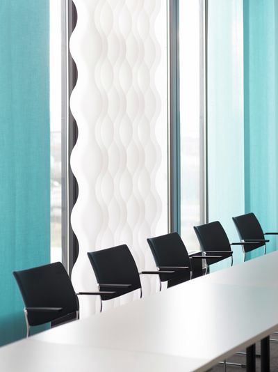 Lamellgardiner, SG 2810, Multi Visio, Room shot "Kranhaus", Cologne, Germany, Vertical Waves