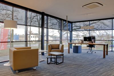 Roller Blind Systems, SG 4910, Multiscreen 1-10%, Room shot "Hesslink Coffee", Winterswijk, Netherlands