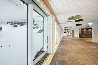 Roller Blind Systems, SG 4970, Aluscreen Futura 3%, Room shot "Glacier Restaurant Jungfraujoch", Switzerland