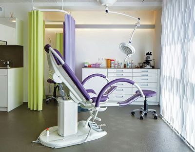 Lamellgardiner, SG 2810, Multi Visio, Room shot "Health Centre Rigi AG", Küssnacht, Switzerland, Vertical Waves